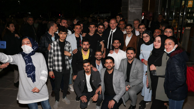 İçişleri Bakanı Soylu, Diyarbakır anneleriyle iftar yaptı